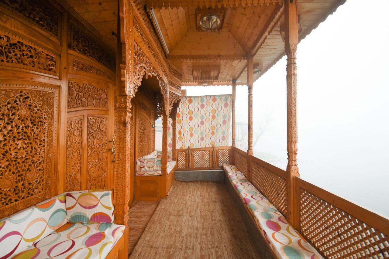 Oyo 66637 Merlin Group Of Houseboats Hotell Srīnagar Exteriör bild