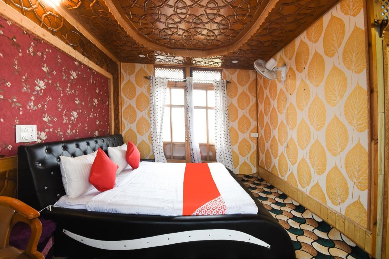 Oyo 66637 Merlin Group Of Houseboats Hotell Srīnagar Exteriör bild